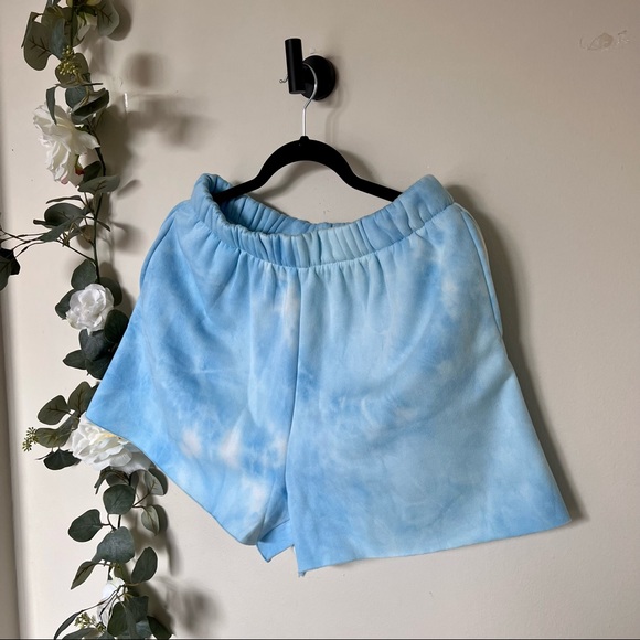 💚 Ardene High Waist Tie-Dye Sweatshorts - Picture 2 of 6